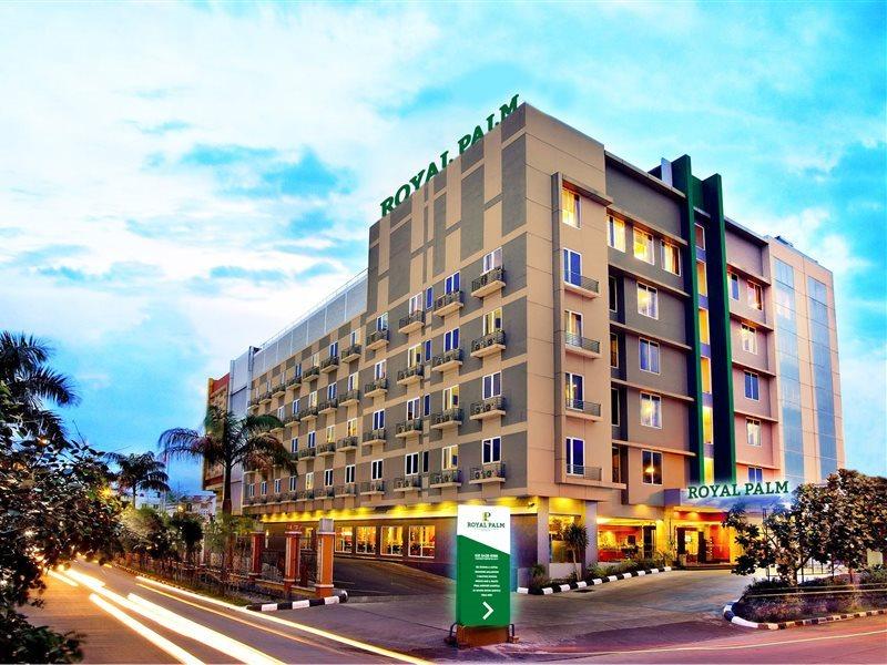 Royal Palm Hotel & Conference Center Cengkareng Jacarta Exterior foto