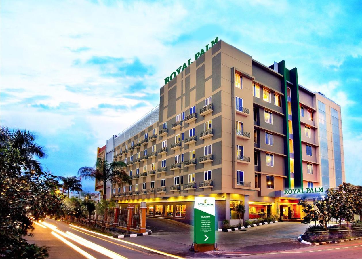 Royal Palm Hotel & Conference Center Cengkareng Jacarta Exterior foto